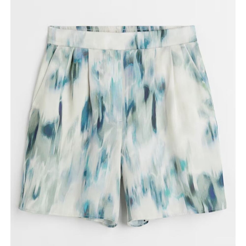 NWT H&M Cream Blue Patterned Satin Shorts Pull On Casual Watercolor Size XL
